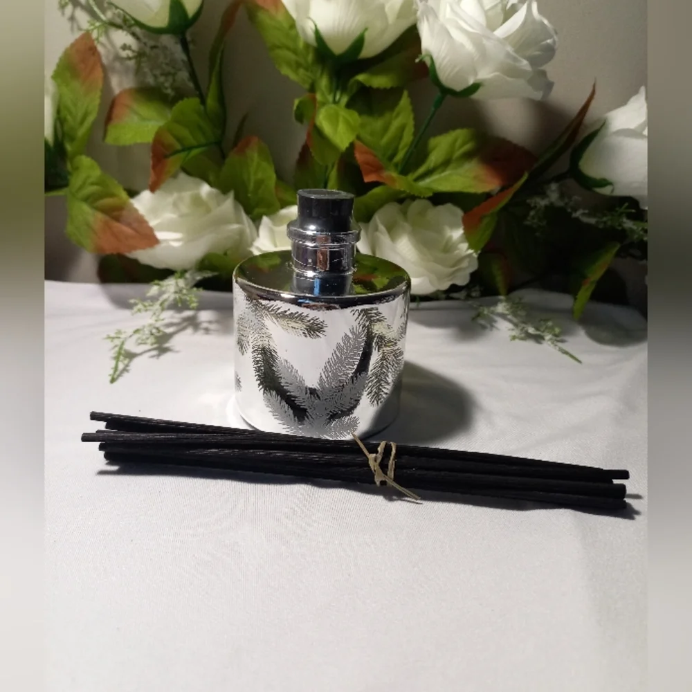 Thymes Frasier Fir Statement Candle and Diffuser Gift Set